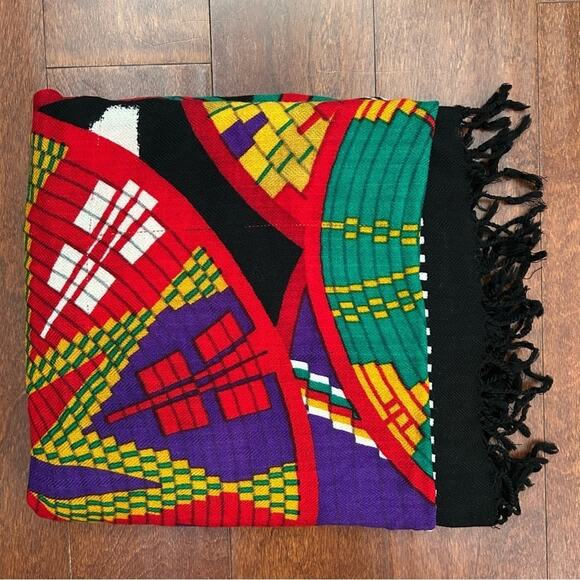 DX 100% Wool Large Maximalist Colorful Geometric Mandala Patterned Shawl, Wrap - Picture 2 of 16